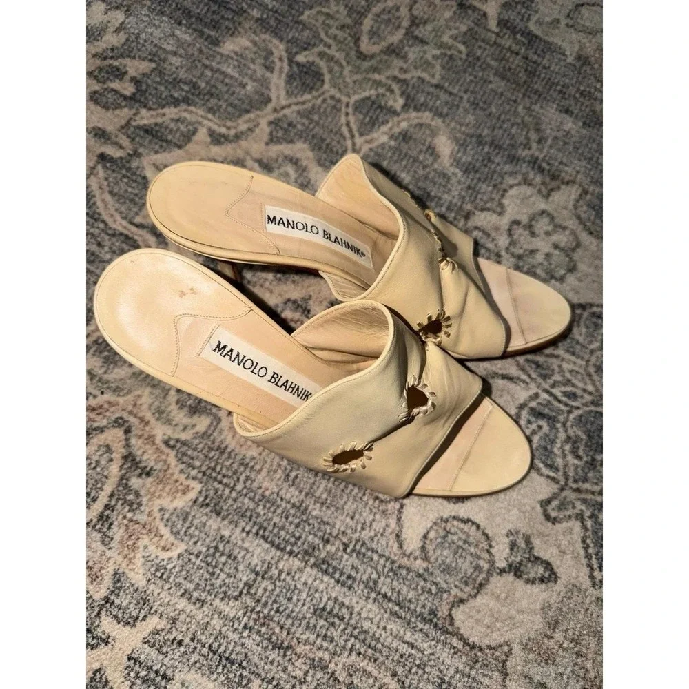 Vintage Manolo Blahnik Beige Leather Mule Heels Eyelet Cutout